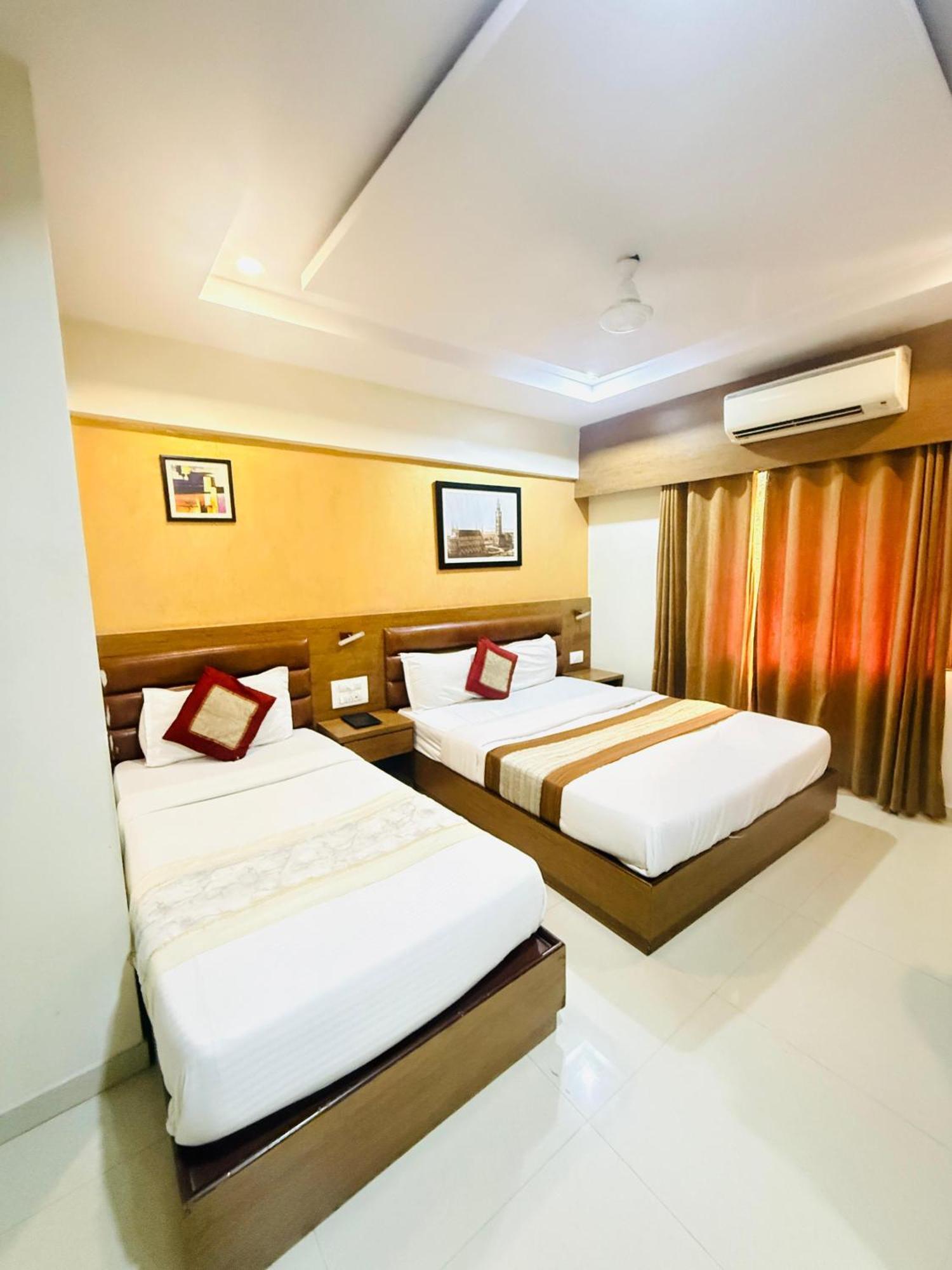 Hotel Crystal Luxury Inn- Bandra Мумбаи Экстерьер фото