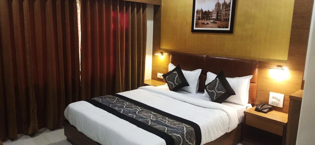Hotel Crystal Luxury Inn- Bandra Мумбаи Экстерьер фото