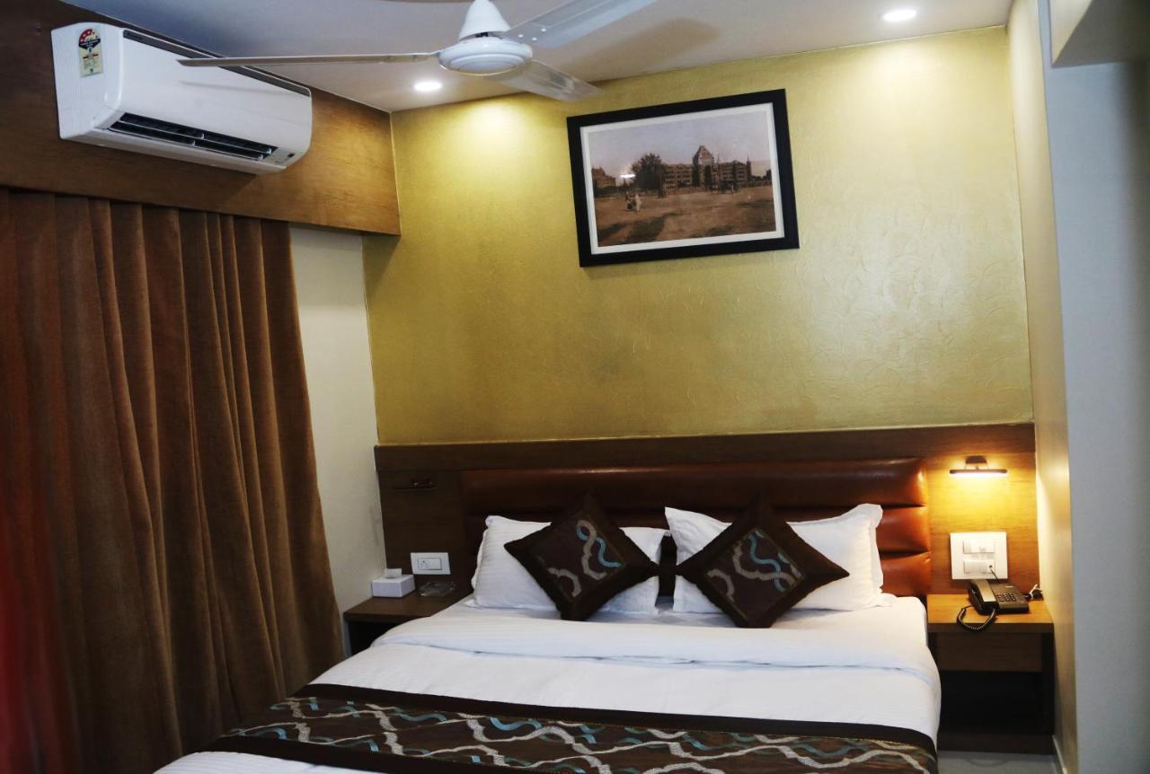 Hotel Crystal Luxury Inn- Bandra Мумбаи Экстерьер фото